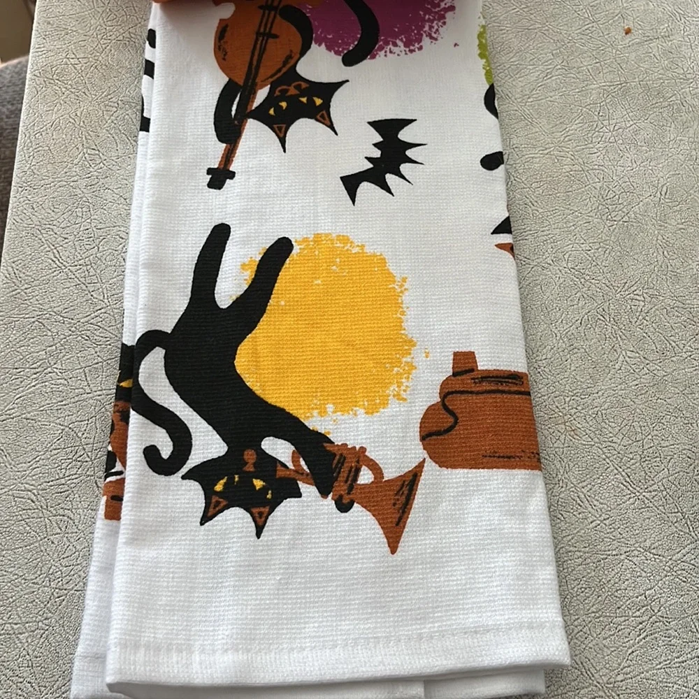 Halloween set of two kitchen towels NWT